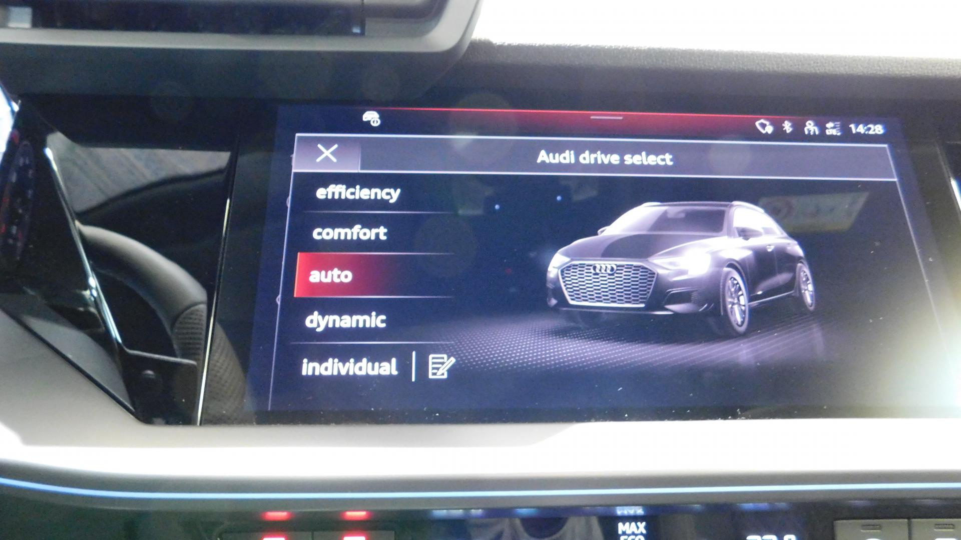Brochure accessoires Audi A8 - Frais d'envoi compris - Équipement auto