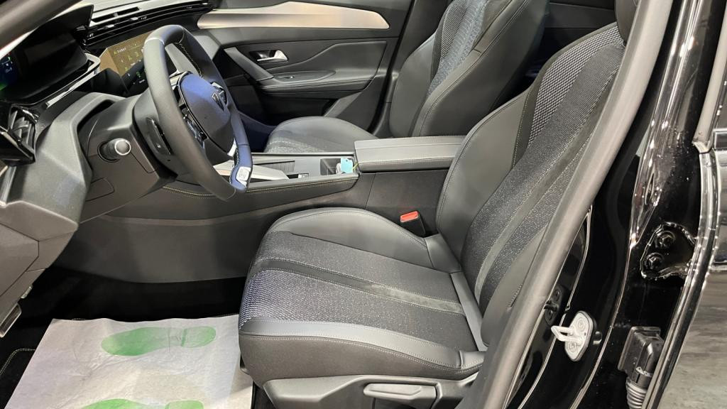 Nouvelle PEUGEOT 308  1.5 BlueHDi- 130 - EAT8 BERLINE GT 