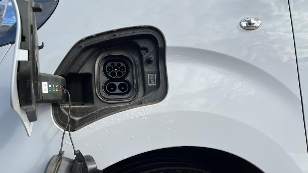 Nouvelle PEUGEOT EXPERT e-M - 136 - 50 kWh  III Fourgon 