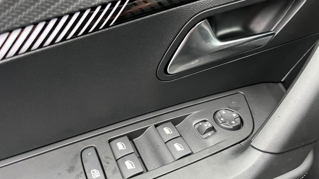 Nouvelle PEUGEOT 2008 e- 156  II  Allure PHASE 2