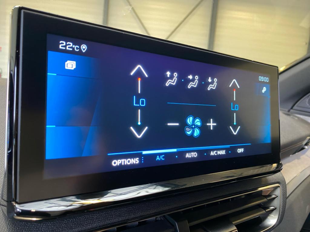 Nouvelle PEUGEOT 3008  1.2i -136 - e-DCS6  II  GT PHASE 2