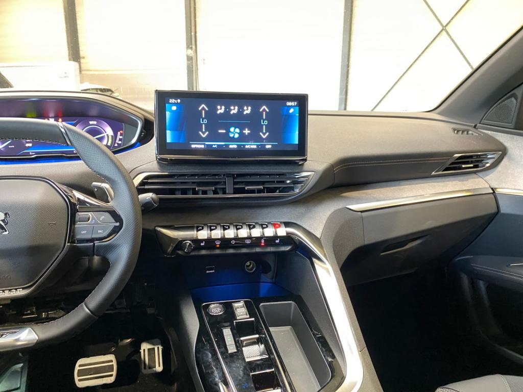 Nouvelle PEUGEOT 3008  1.2i -136 - e-DCS6  II  GT PHASE 2