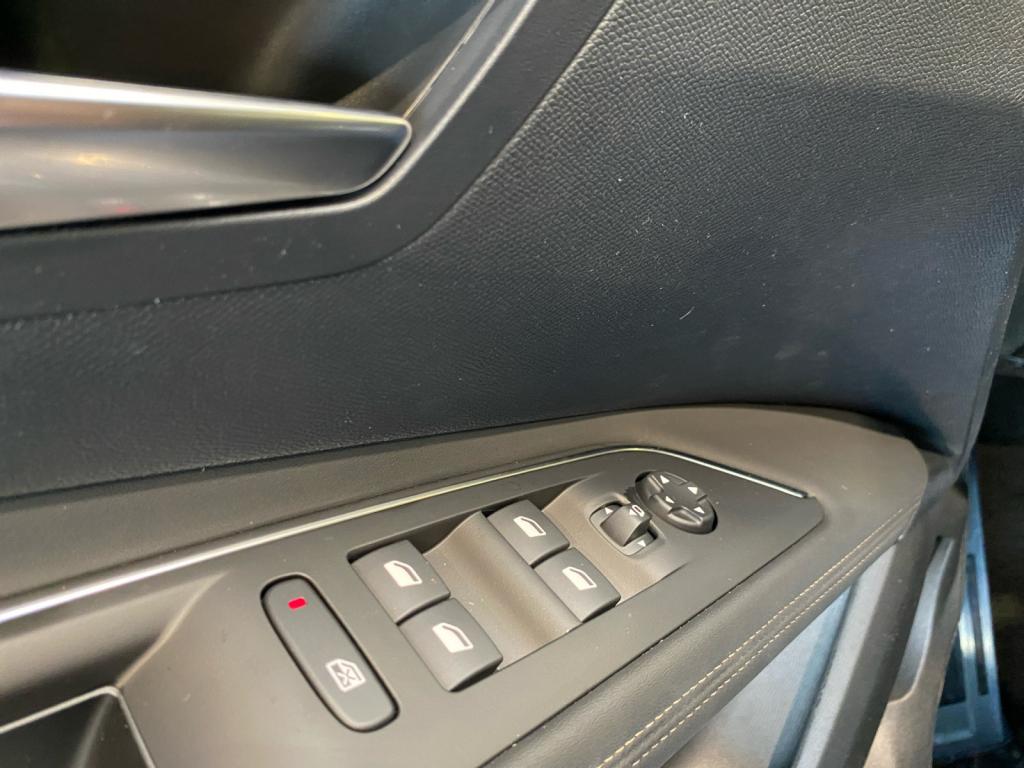 Nouvelle PEUGEOT 3008  1.2i -136 - e-DCS6  II  GT PHASE 2