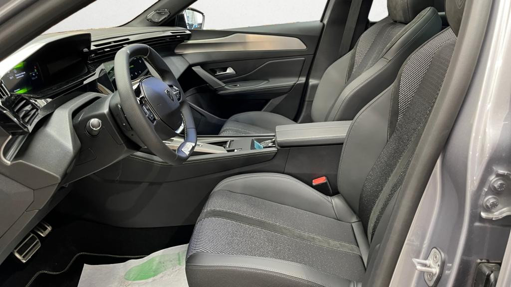 Nouvelle PEUGEOT 308  1.5 BlueHDi  - 130 - EAT8  BERLINE GT 