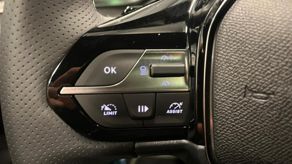 Nouvelle PEUGEOT 308  1.5 BlueHDi - 130 - EAT8  BERLINE GT 