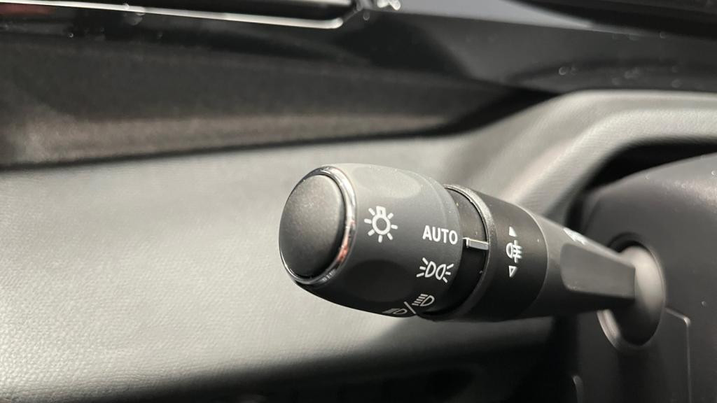 Nouvelle PEUGEOT 308  1.5 BlueHDi - 130 - EAT8  BERLINE Allure 