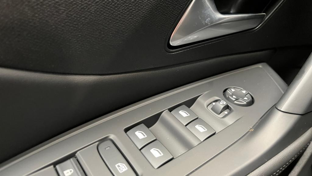 Nouvelle PEUGEOT 308  1.5 BlueHDi - 130 - EAT8  BERLINE Allure 