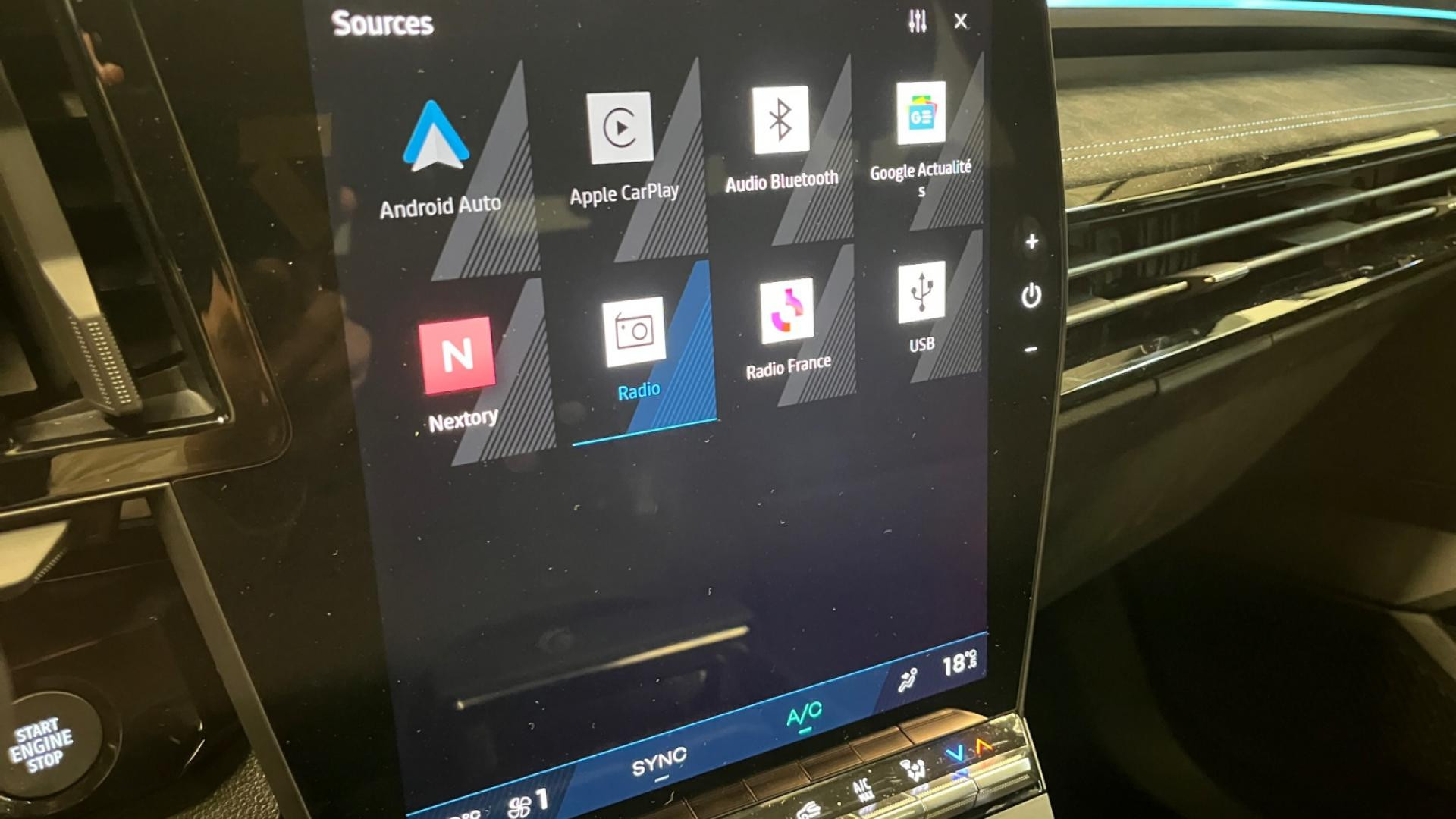 Nouvelle RENAULT ESPACE 1.2 E-Tech Full Hybride - 200 - CVT - 7 pl -  VI Esprit Alpine