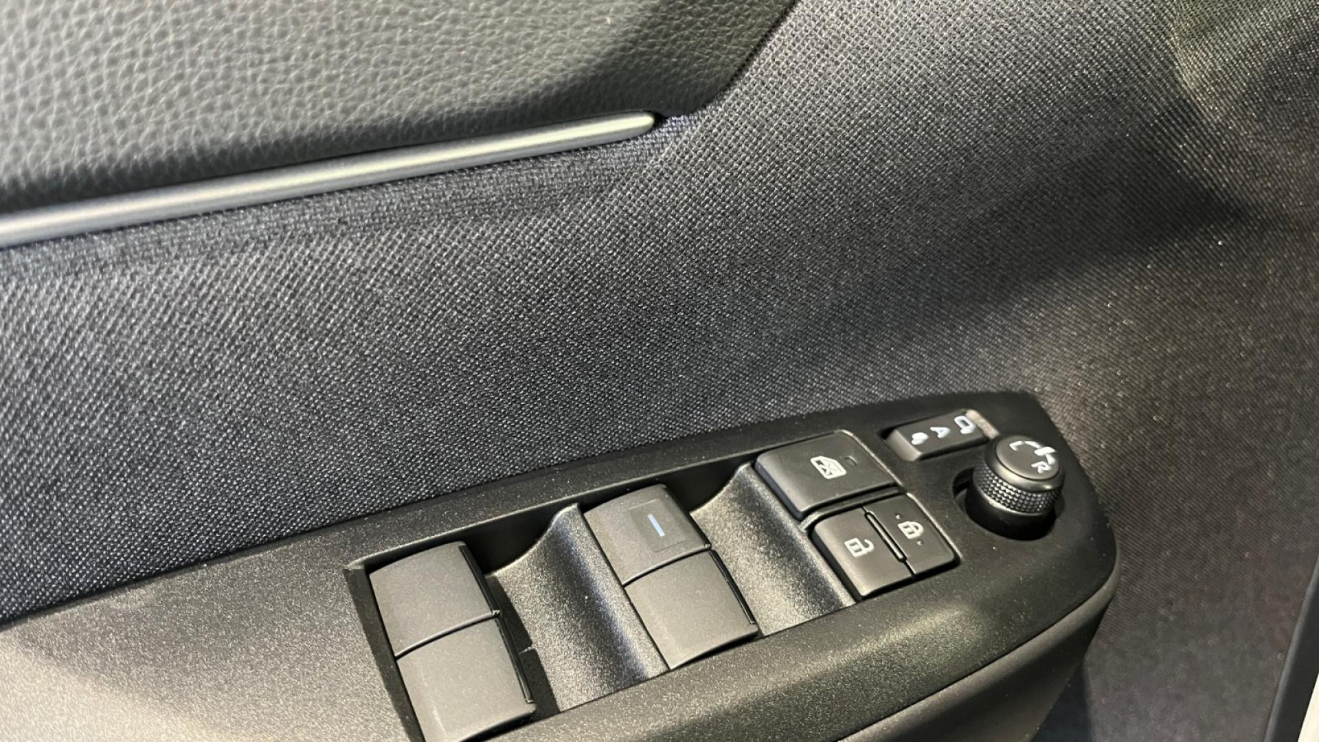 Nouvelle TOYOTA Yaris Cross Hybrid 130h - CVT (MC24)  Design 