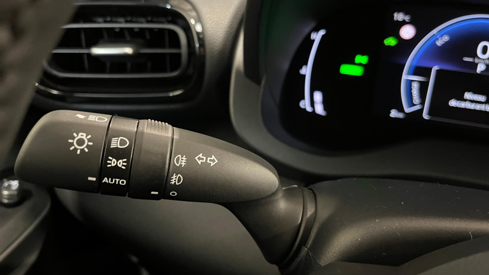 Nouvelle TOYOTA Yaris Cross Hybrid 130h - CVT (MC24)  Design 