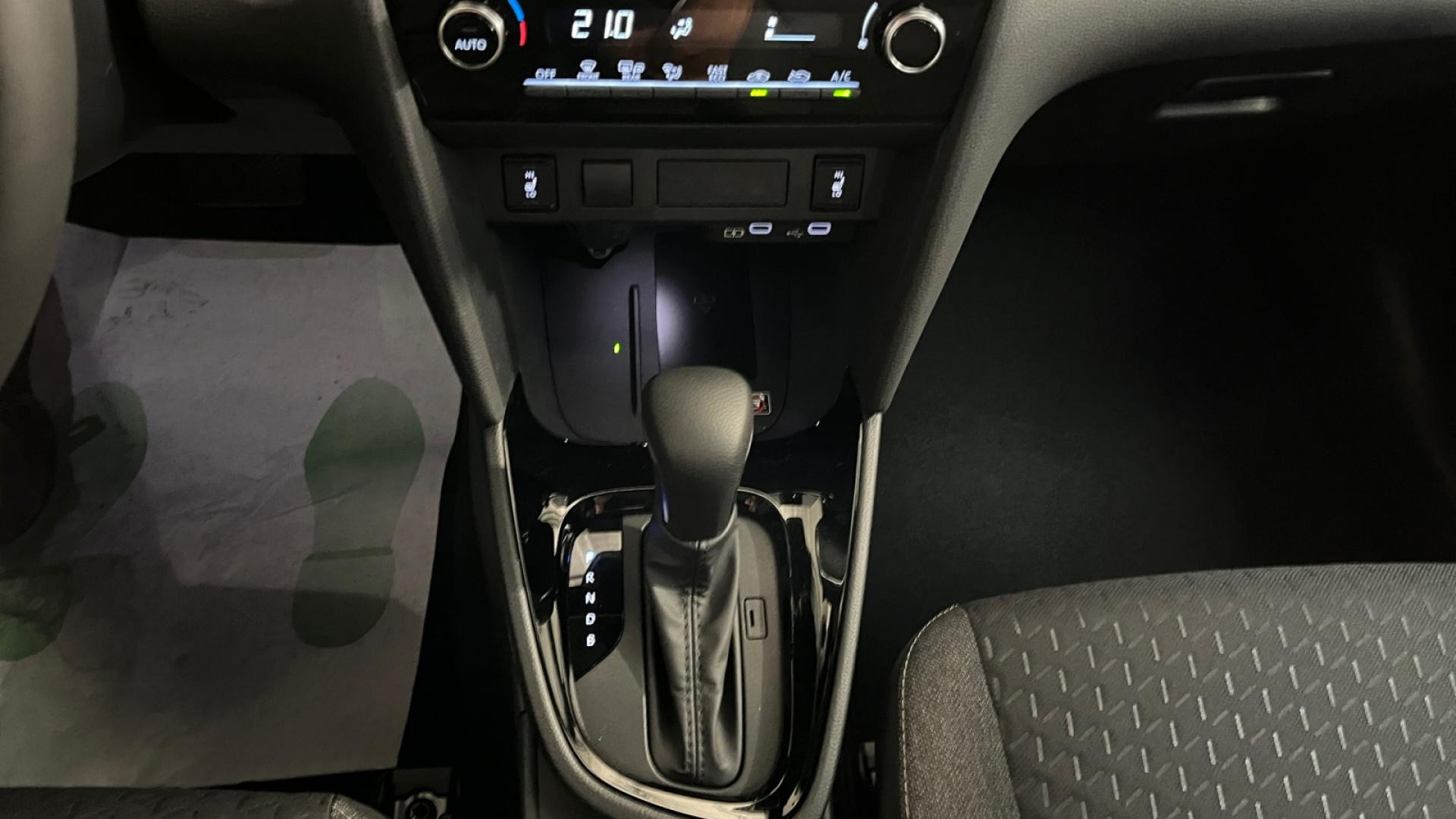 Nouvelle TOYOTA Yaris Cross Hybrid 130h - CVT (MC24)  Design 