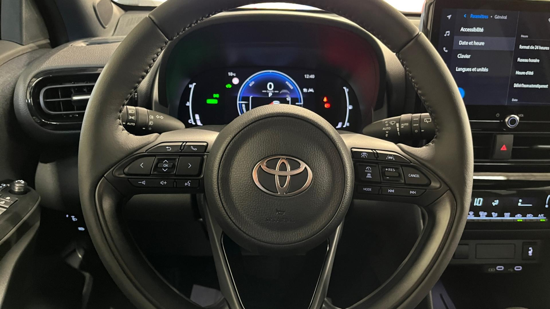 Nouvelle TOYOTA Yaris Cross Hybrid 130h - CVT (MC24)  Design 