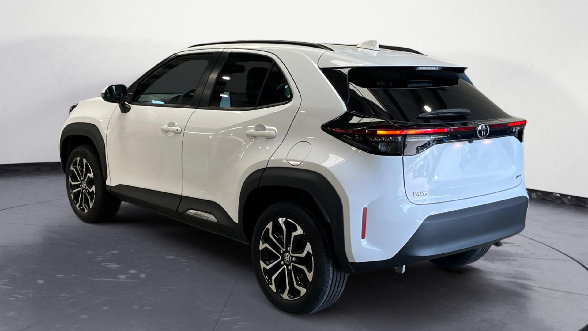 Nouvelle TOYOTA Yaris Cross Hybrid 130h - CVT (MC24)  Design 