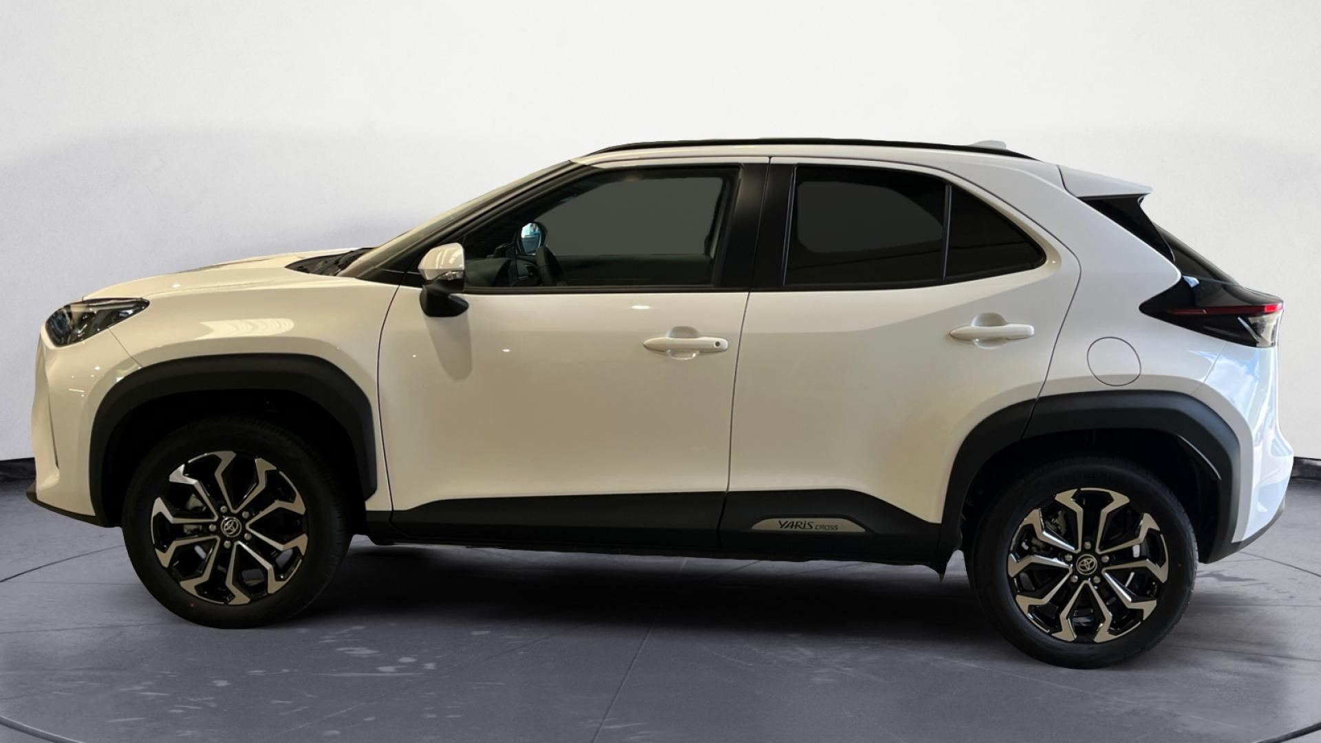 Nouvelle TOYOTA Yaris Cross Hybrid 130h - CVT (MC24) Design 