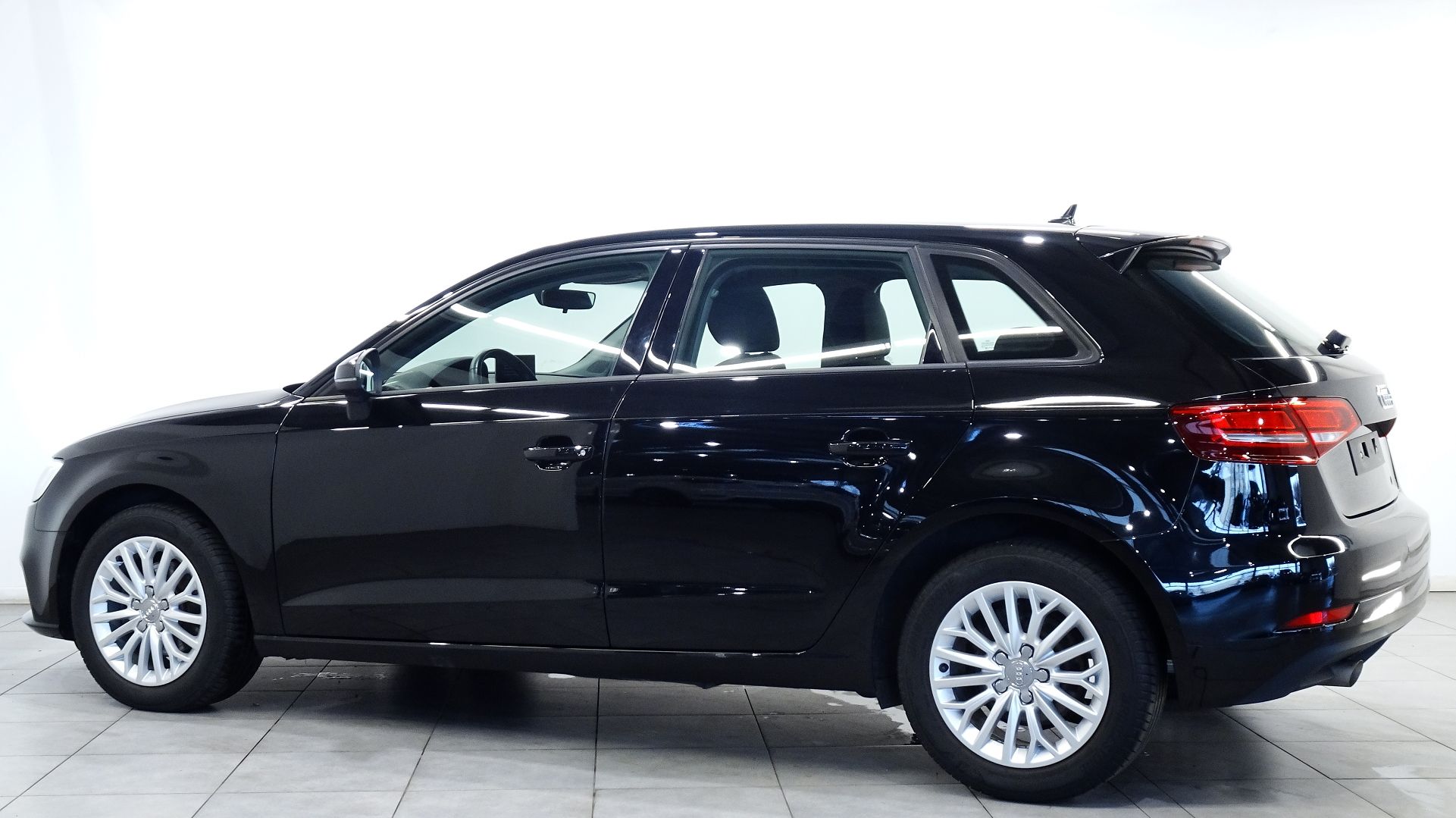 Annonce 33385 AUDI A3 SPORTBACK NOIR ORA7