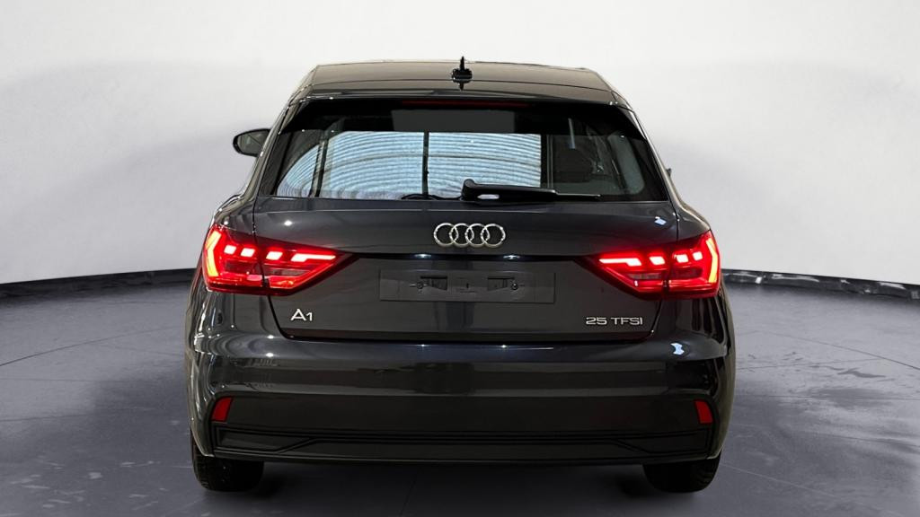 AUDI A1 TFSI 95  SPORTBACK Design - Navigation - Clé Confort - Audi Park System Plus
