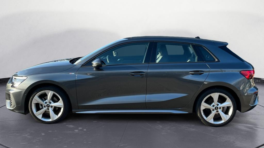 Nouvelle AUDI A3 SPORTBACK 1.5 35 TFSI - 150 - S-Tronic 7  8Y SPORTBACK S line