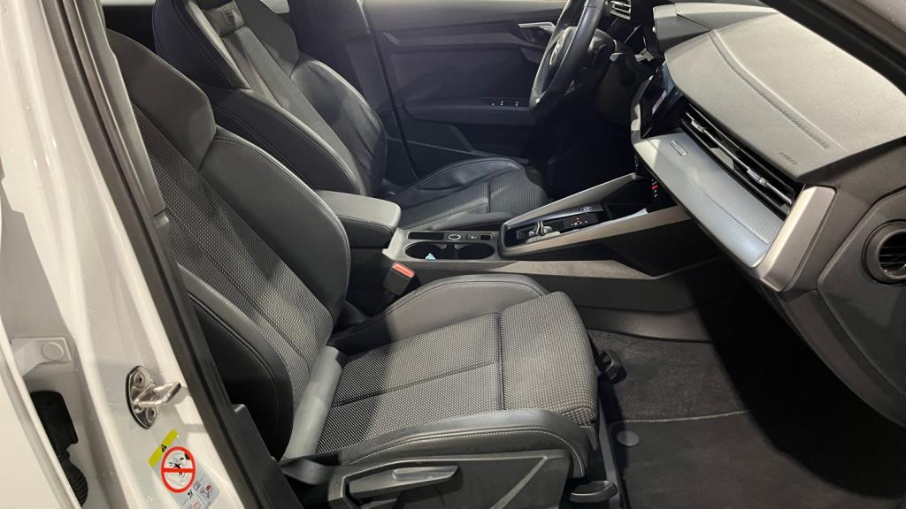 Nouvelle AUDI A3 SPORTBACK 1.5 35 TFSI - 150 - S-Tronic 7  8Y SPORTBACK S line