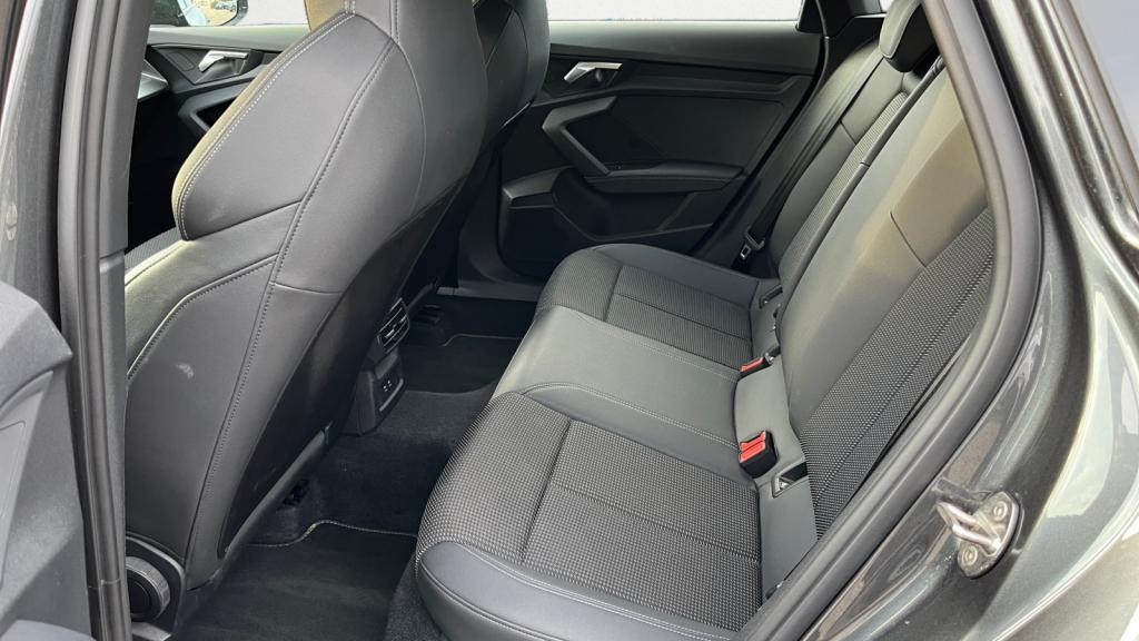 Nouvelle AUDI A3 SPORTBACK 1.5 35 TFSI - 150 - S-Tronic 7  8Y SPORTBACK S line