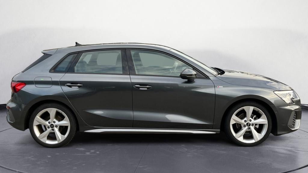 Nouvelle AUDI A3 SPORTBACK 1.5 35 TFSI - 150 - S-Tronic 7  8Y SPORTBACK S line