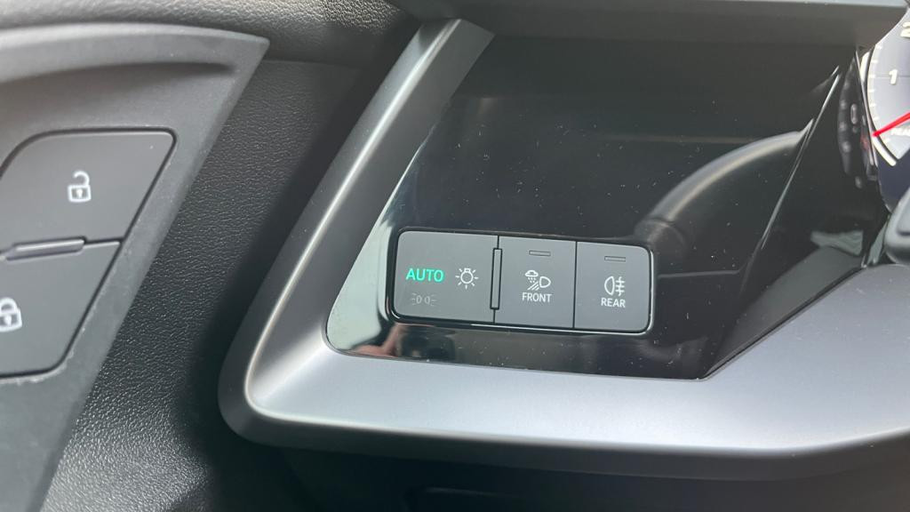 Nouvelle AUDI A3 SPORTBACK 1.5 35 TFSI - 150 - S-Tronic 7  8Y SPORTBACK S line