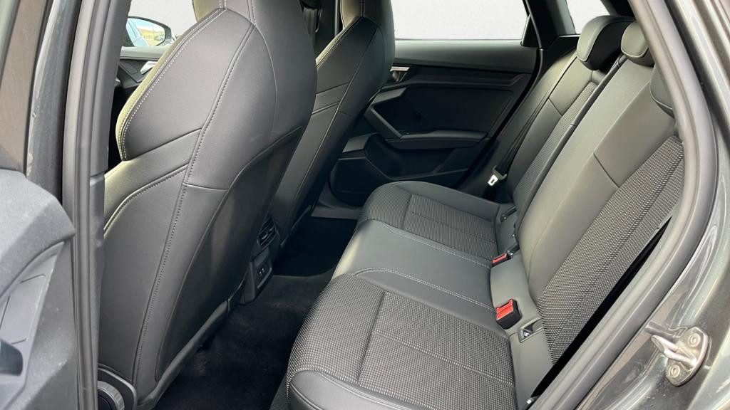 Nouvelle AUDI A3 SPORTBACK 1.5 35 TFSI - 150 - S-Tronic 7  8Y SPORTBACK S line