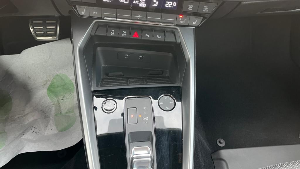 Nouvelle AUDI A3 SPORTBACK 1.5 35 TFSI - 150 - S-Tronic 7  8Y SPORTBACK S line