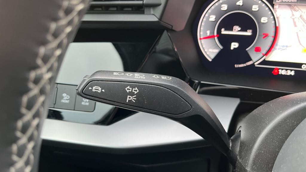 Nouvelle AUDI A3 SPORTBACK 1.5 35 TFSI - 150 - S-Tronic 7  8Y SPORTBACK S line