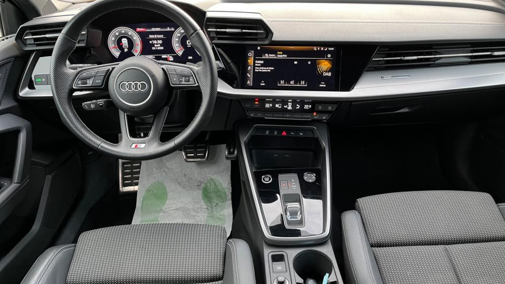 Nouvelle AUDI A3 SPORTBACK 1.5 35 TFSI - 150 - S-Tronic 7  8Y SPORTBACK S line