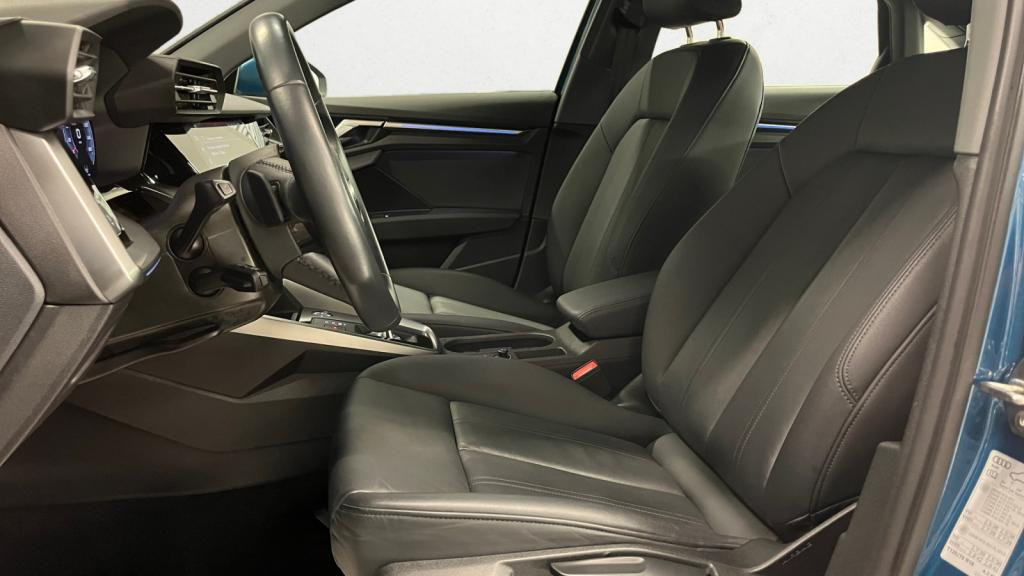 AUDI A3 BERLINE 1.5 35 TFSI - 150 - S-Tronic 7  8Y Design luxe