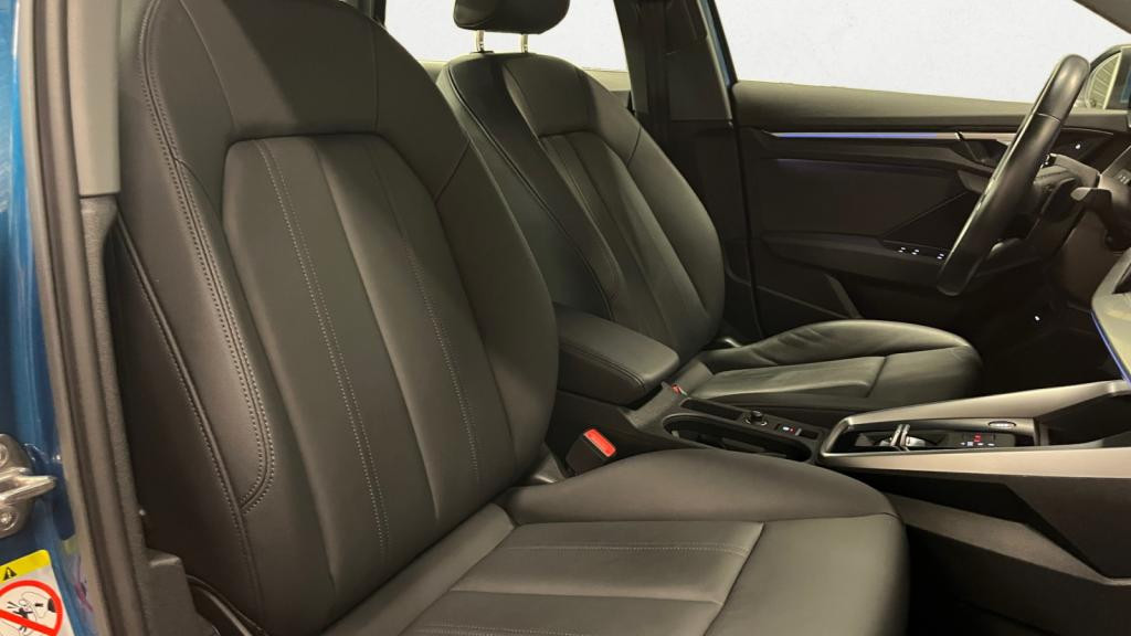 AUDI A3 BERLINE 1.5 35 TFSI - 150 - S-Tronic 7  8Y Design luxe