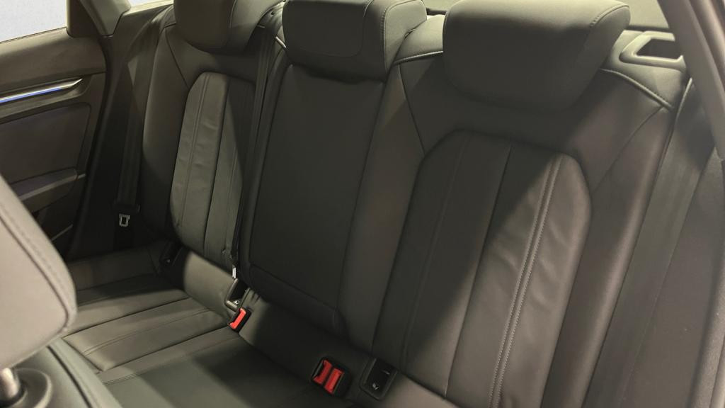 AUDI A3 BERLINE 1.5 35 TFSI - 150 - S-Tronic 7  8Y Design luxe