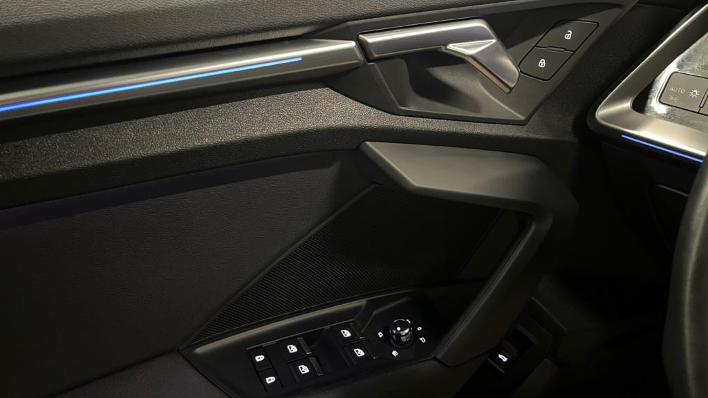 AUDI A3 BERLINE 1.5 35 TFSI - 150 - S-Tronic 7  8Y Design luxe