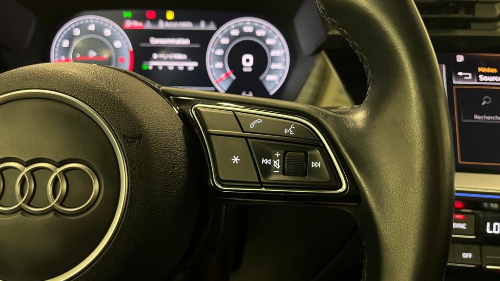 AUDI A3 BERLINE 1.5 35 TFSI - 150 - S-Tronic 7  8Y Design luxe