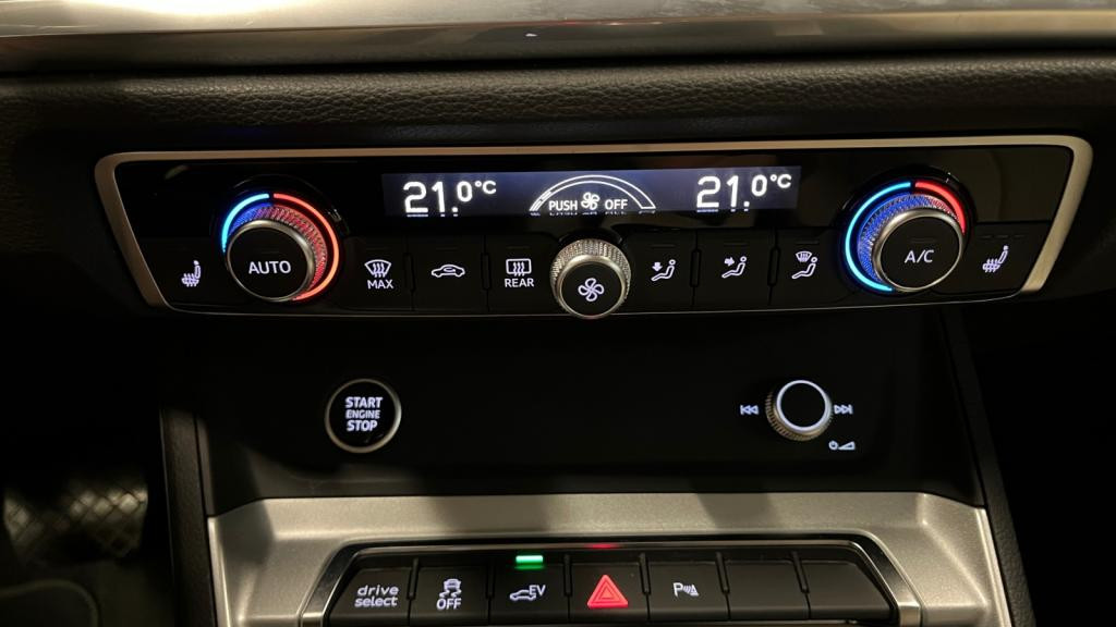 AUDI Q3  1.4 45 TFSI e - 245 - S-Tronic 6  Design 