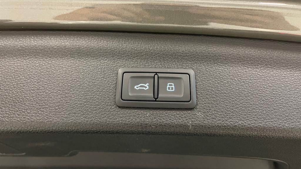 AUDI Q3  1.4 45 TFSI e - 245 - S-Tronic 6  Design 