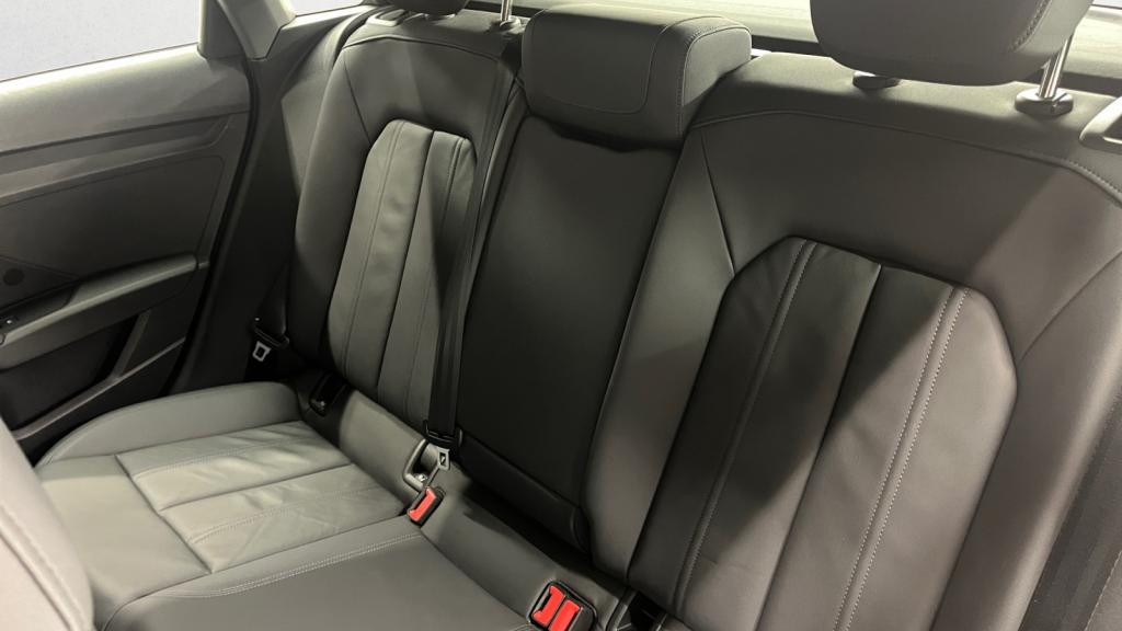 AUDI A3 SPORTBACK 2.0 30 TDI - 116 - S-Tronic 7  8Y Business Line