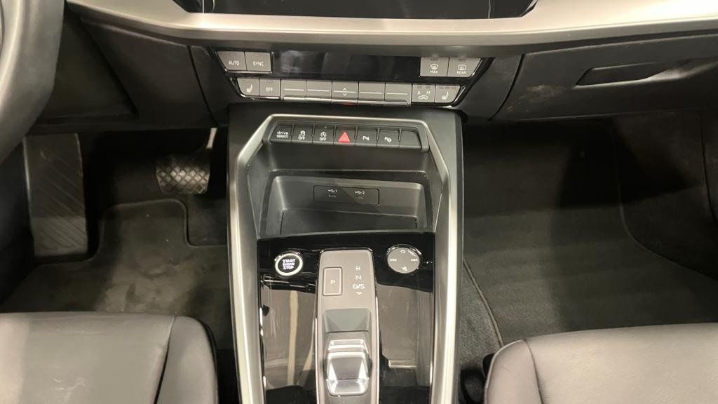 AUDI A3 SPORTBACK 2.0 30 TDI - 116 - S-Tronic 7  8Y Business Line