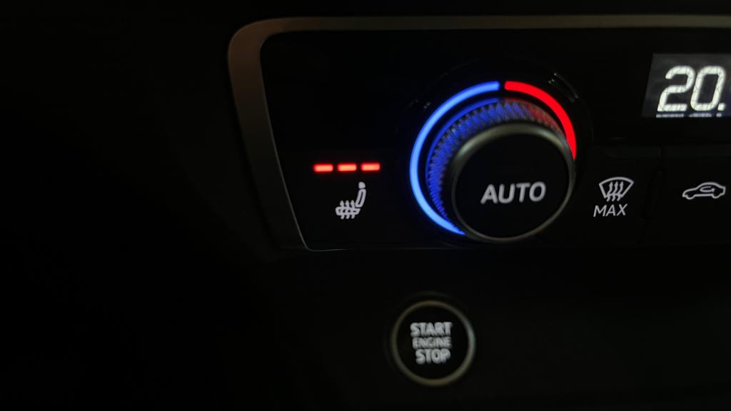 AUDI Q3 TFSI 150 S-tronic Business Line - Cuir - Keyless