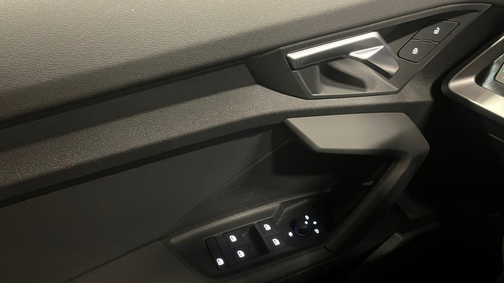 Nouvelle AUDI A3 SPORTBACK 1.5 35 TFSI - 150 - S-Tronic 7  8Y SPORTBACK S line