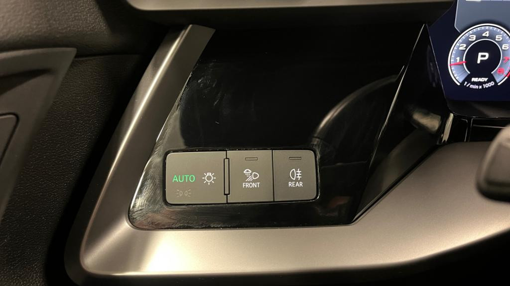 Nouvelle AUDI A3 SPORTBACK 1.5 35 TFSI - 150 - S-Tronic 7  8Y SPORTBACK S line