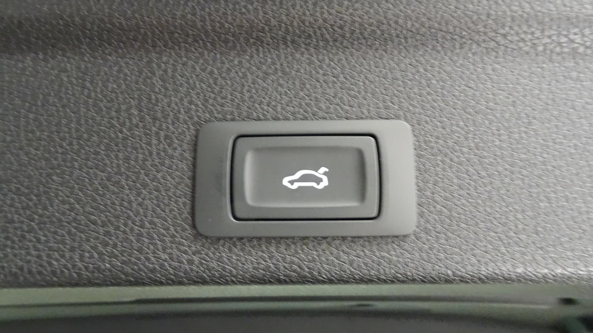 AUDI Q3 SPORTBACK TDI 150 S-tronic SPORTBACK S Line - Toit Ouvrant - Sellerie Cuir - Volant Méplat