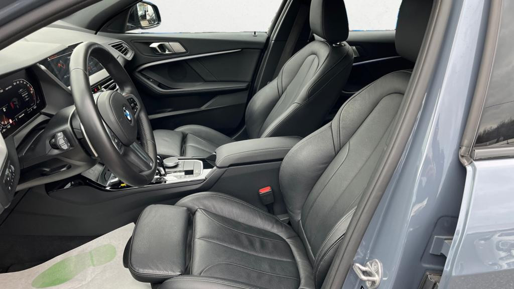 BMW SERIE 1 135i xDrive - BVA Sport  BERLINE F40 M Performance 