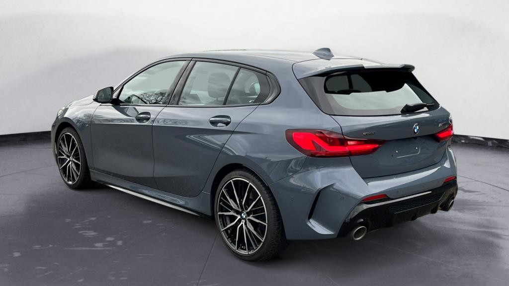 BMW SERIE 1 135i xDrive - BVA Sport  BERLINE F40 M Performance 