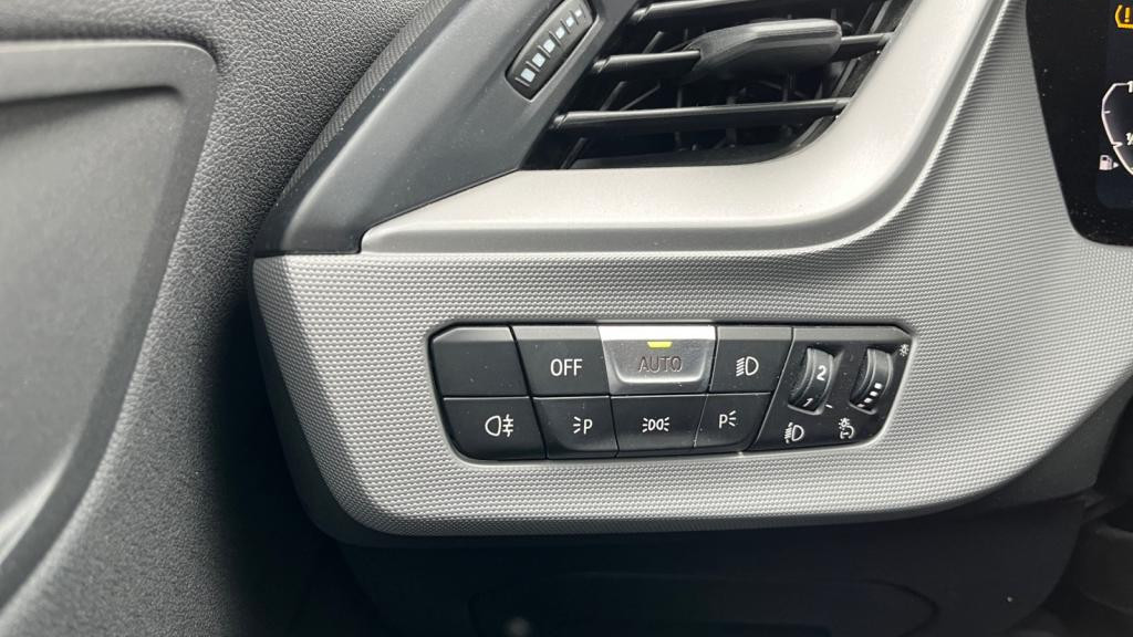 BMW SERIE 1 118i - DKG  BERLINE F40 Business Design 