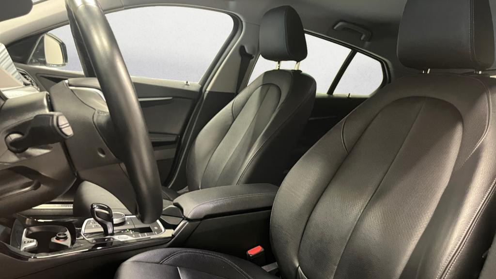 BMW SERIE 1 120i - DKG  BERLINE F40 Luxury 