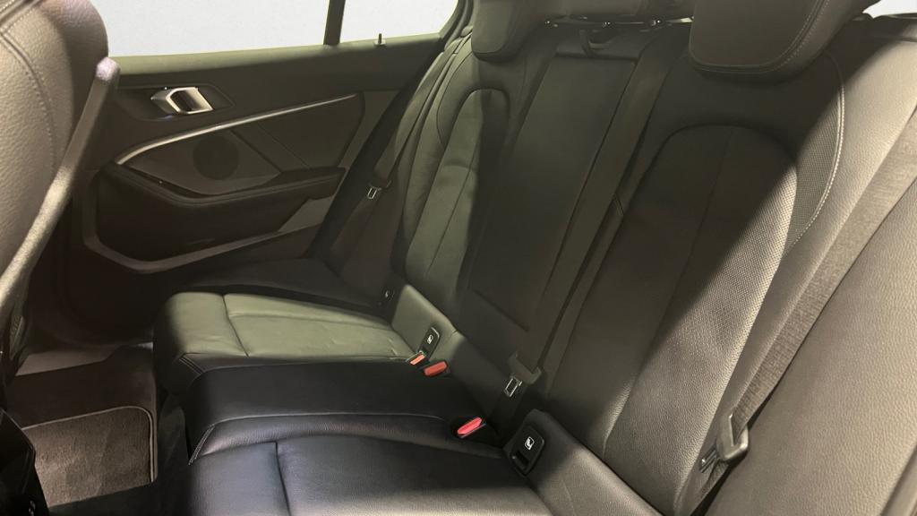 BMW SERIE 1 120i - DKG  BERLINE F40 Luxury 