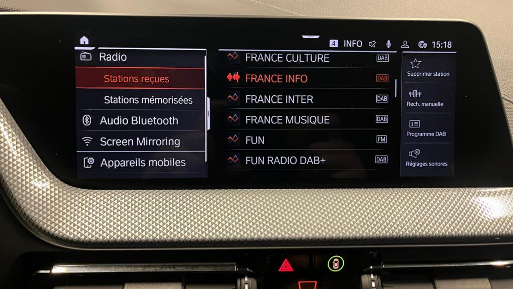 BMW SERIE 1 120i - DKG  BERLINE F40 Luxury 