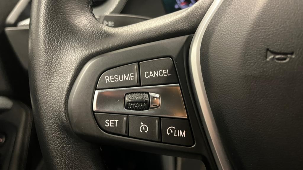 BMW SERIE 1 120i - DKG  BERLINE F40 Luxury 