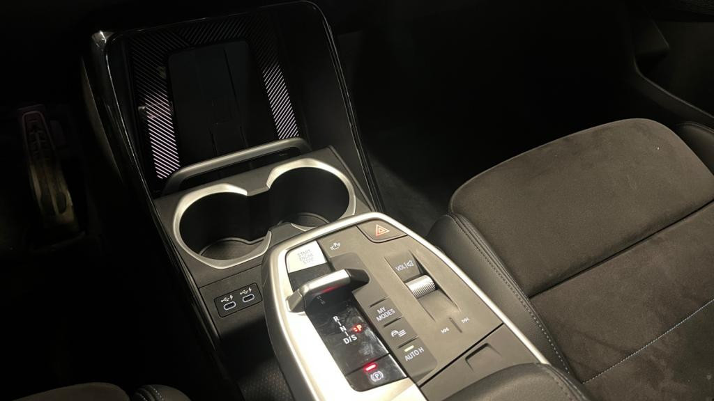 Nouvelle BMW X1  xDrive 25e - DKG Palettes  U11 M Sport 